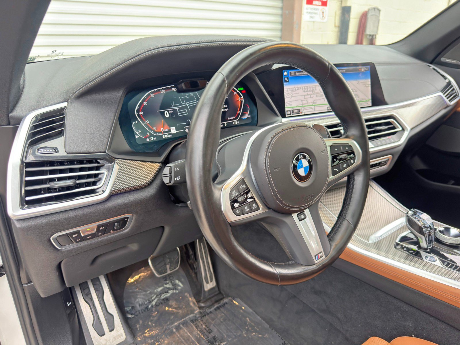 Used 2023 BMW X5 xDrive40i w/ Executive Package AWD/4WD image 14