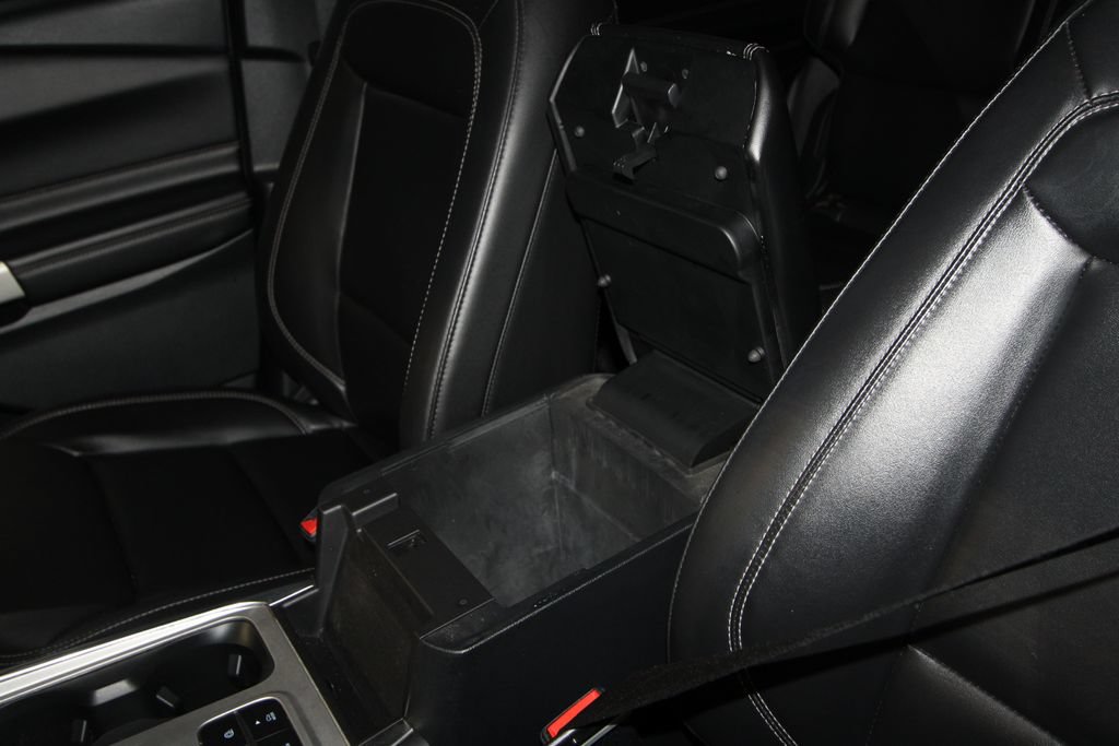 Used 2022 Ford Explorer XLT w/ Equipment Group 202A RWD image 18