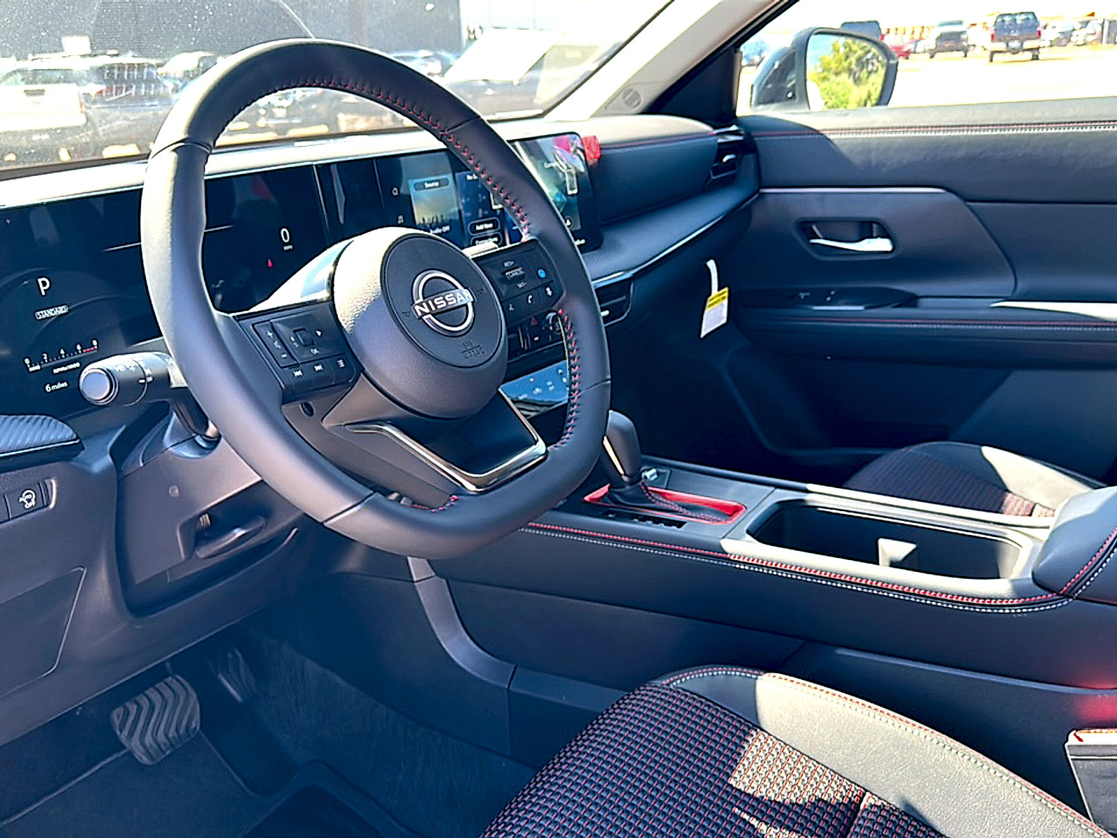 New 2026 Nissan Kicks SR image 9