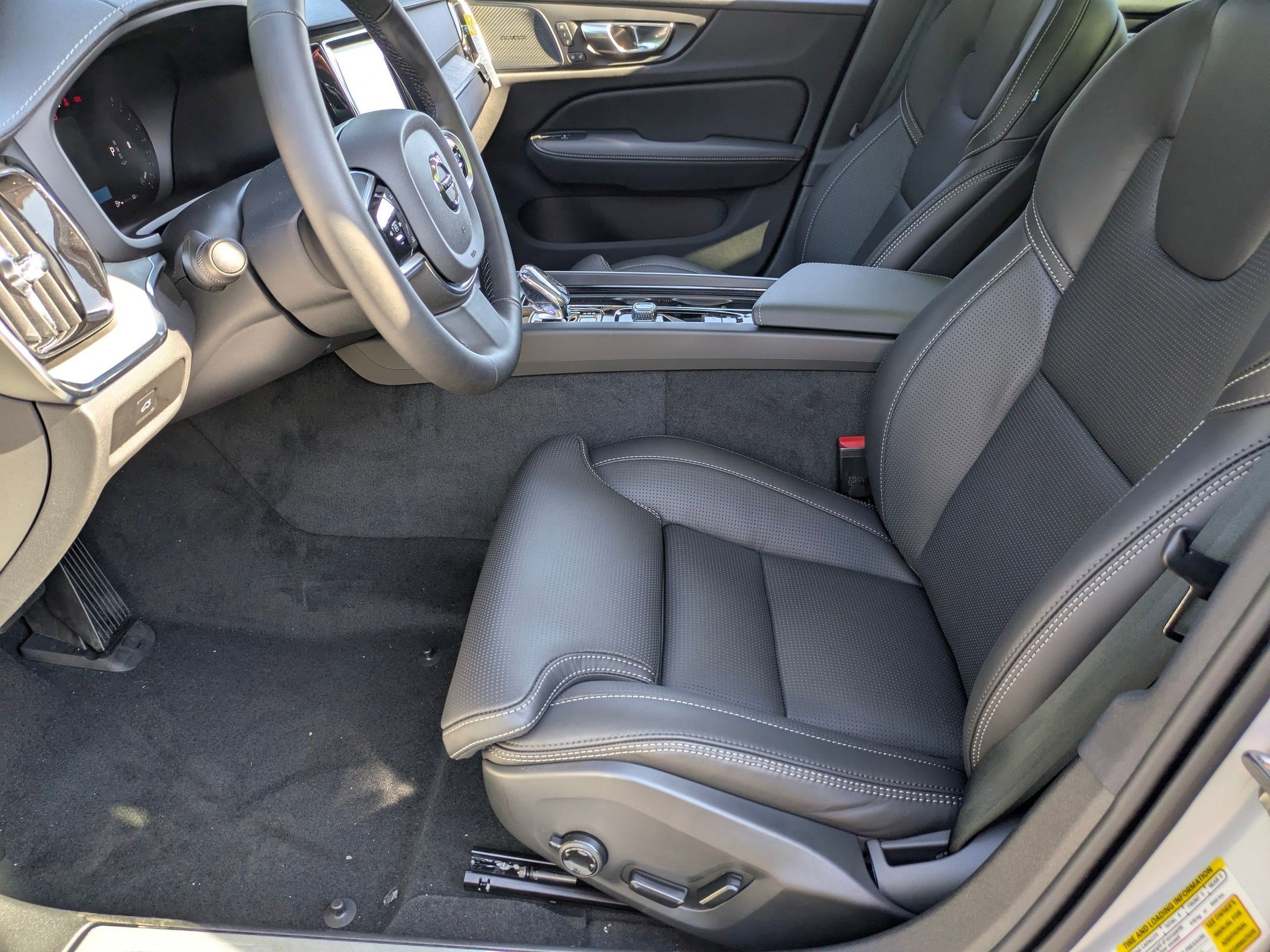 New 2026 Volvo V60 B5 Cross Country Ultra w/ Protection Package Premier image 9