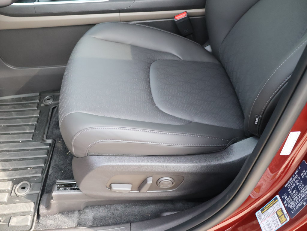 New 2025 Kia Carnival FWD image 38