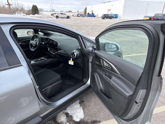 New 2026 Chevrolet Equinox EV LT image 28