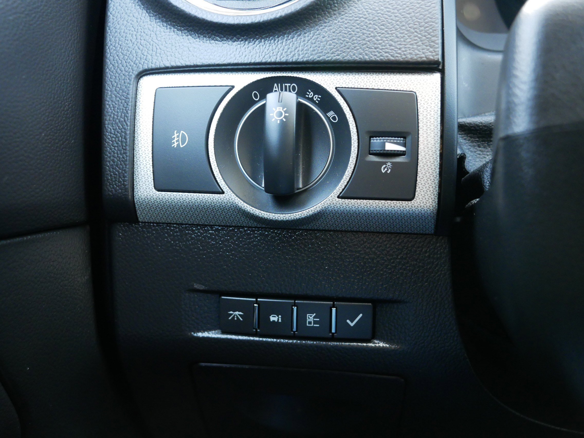 Used 2012 Chevrolet Captiva Sport LT w/ Convenience Package image 26