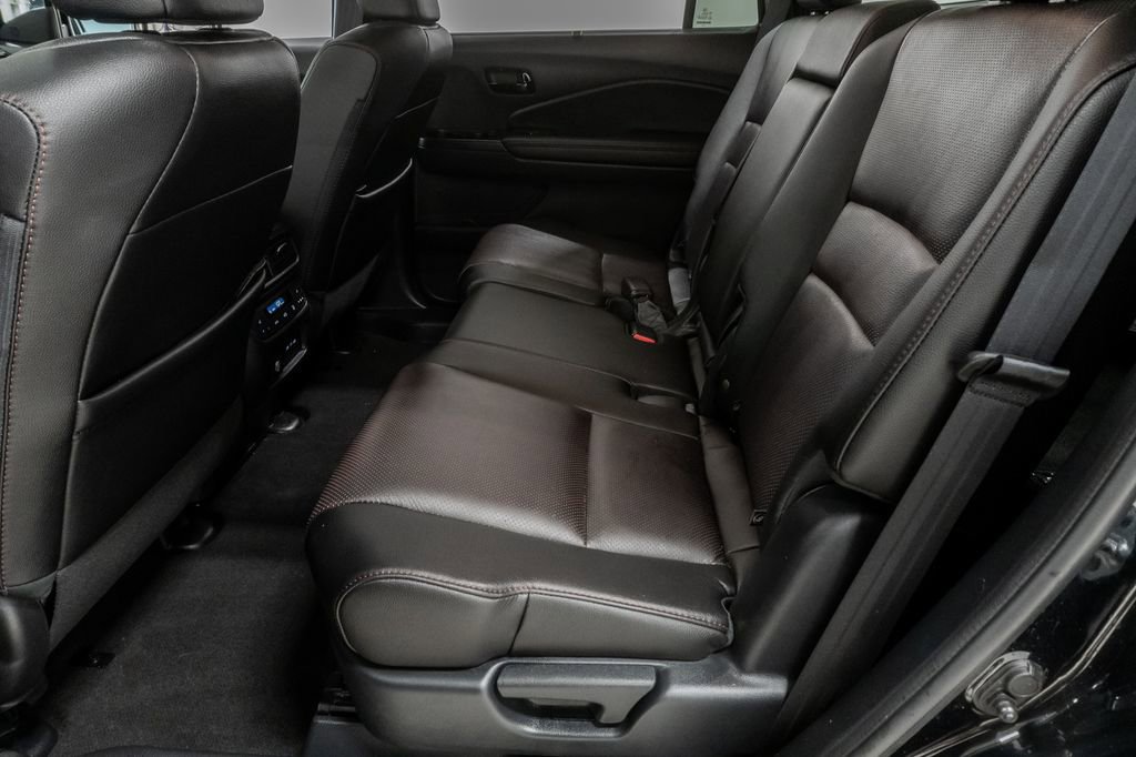 Used 2025 Honda Passport Black Edition image 29
