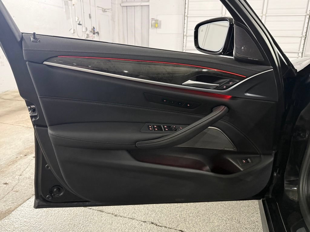 Used 2023 BMW M550i xDrive w/ Executive Package AWD/4WD image 20