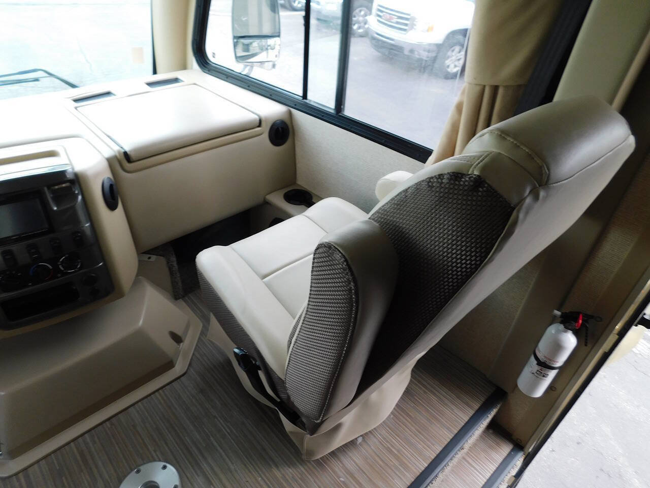 Used 2017 Ford E-450 and Econoline 450 Super Duty w/ A/C Prep Package RWD image 16