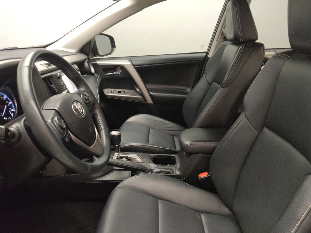 Used 2018 Toyota RAV4 Platinum FWD image 17