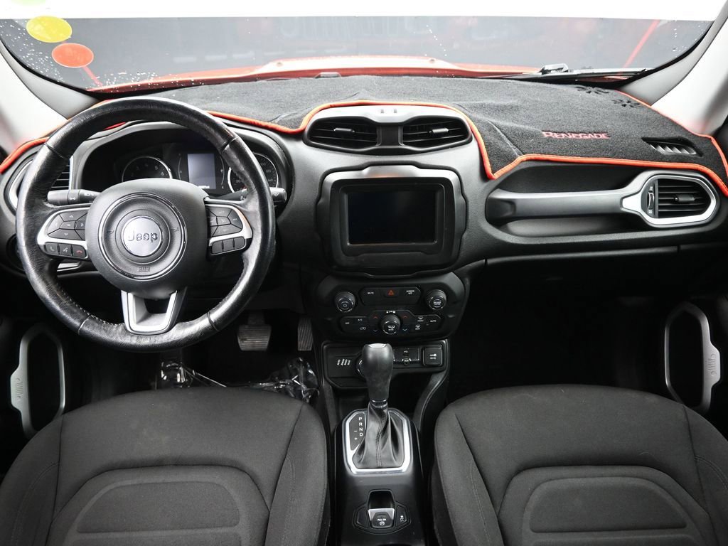 Used 2018 Jeep Renegade Latitude w/ Cold Weather Group image 24