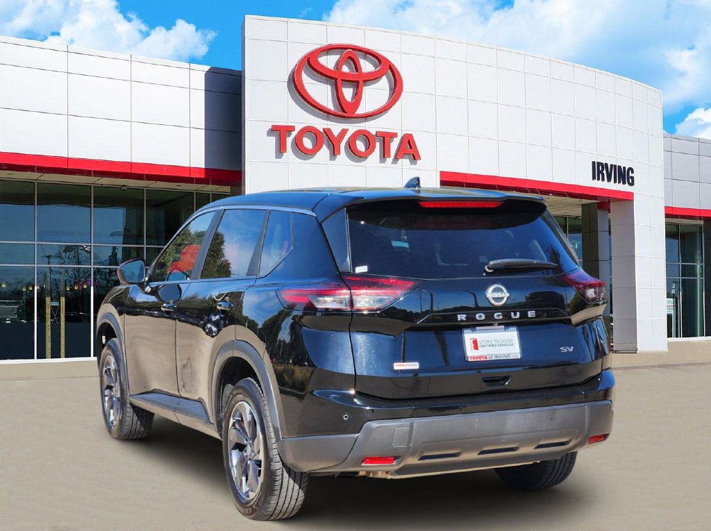 Used 2024 Nissan Rogue SV FWD image 3