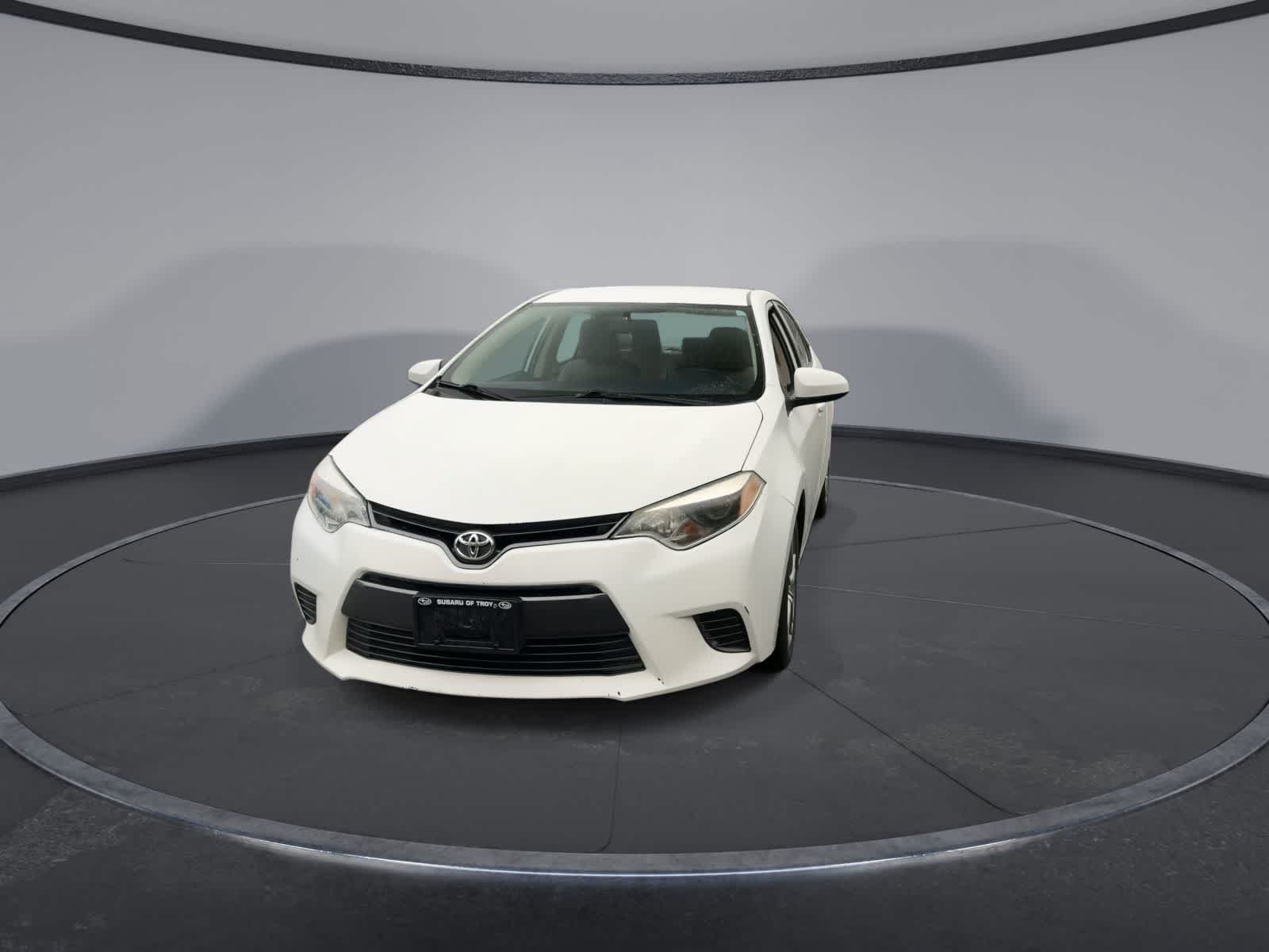 Used 2015 Toyota Corolla LE FWD image 3