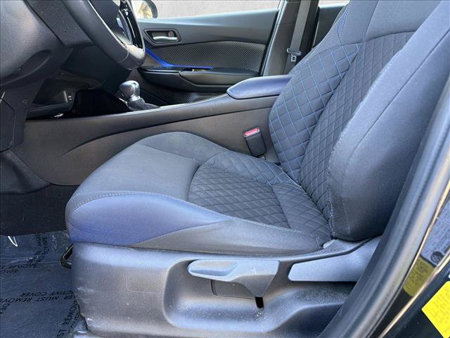Used 2020 Toyota C-HR XLE FWD image 13