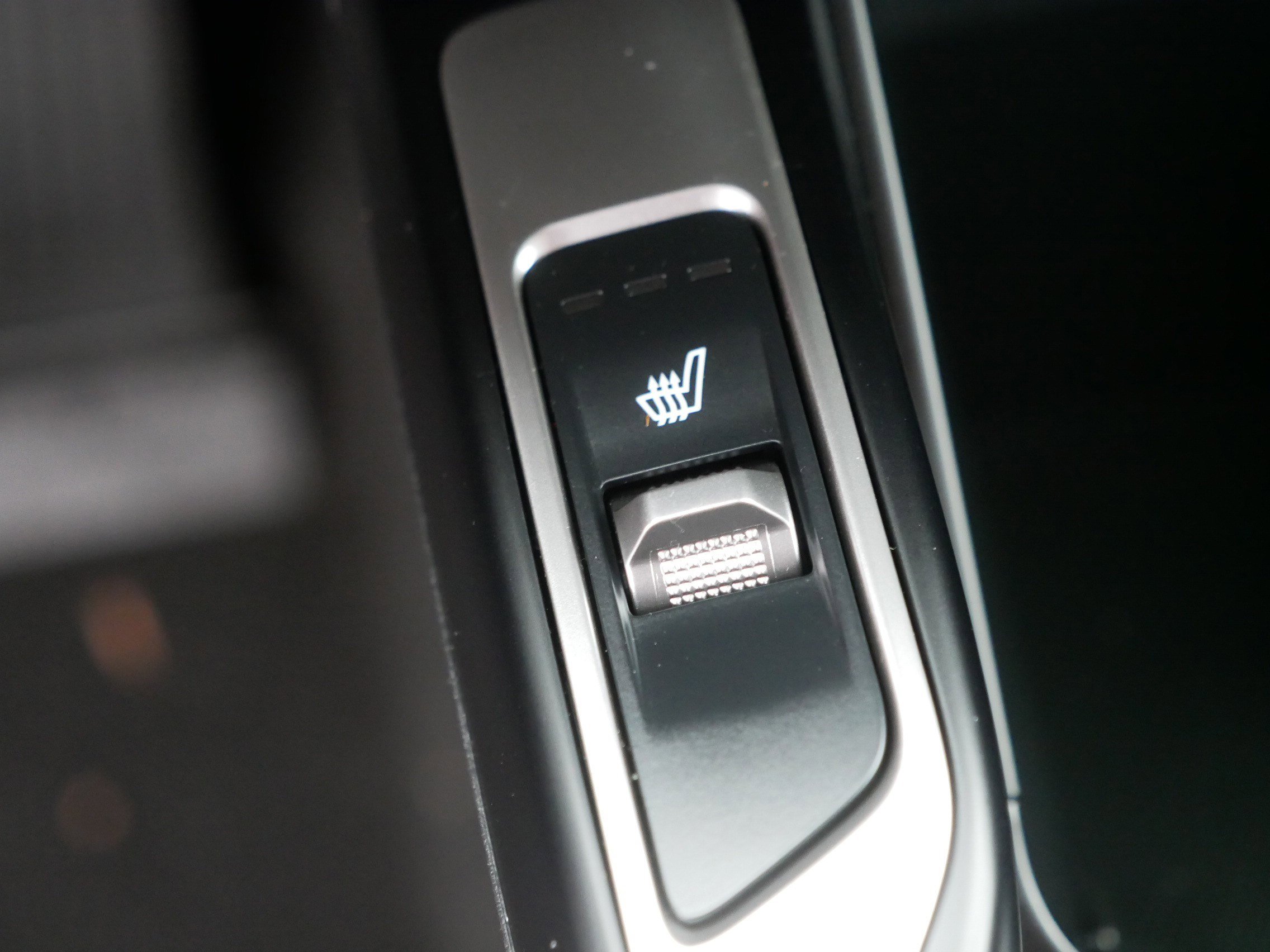 Certified 2023 Kia Sorento EX image 32