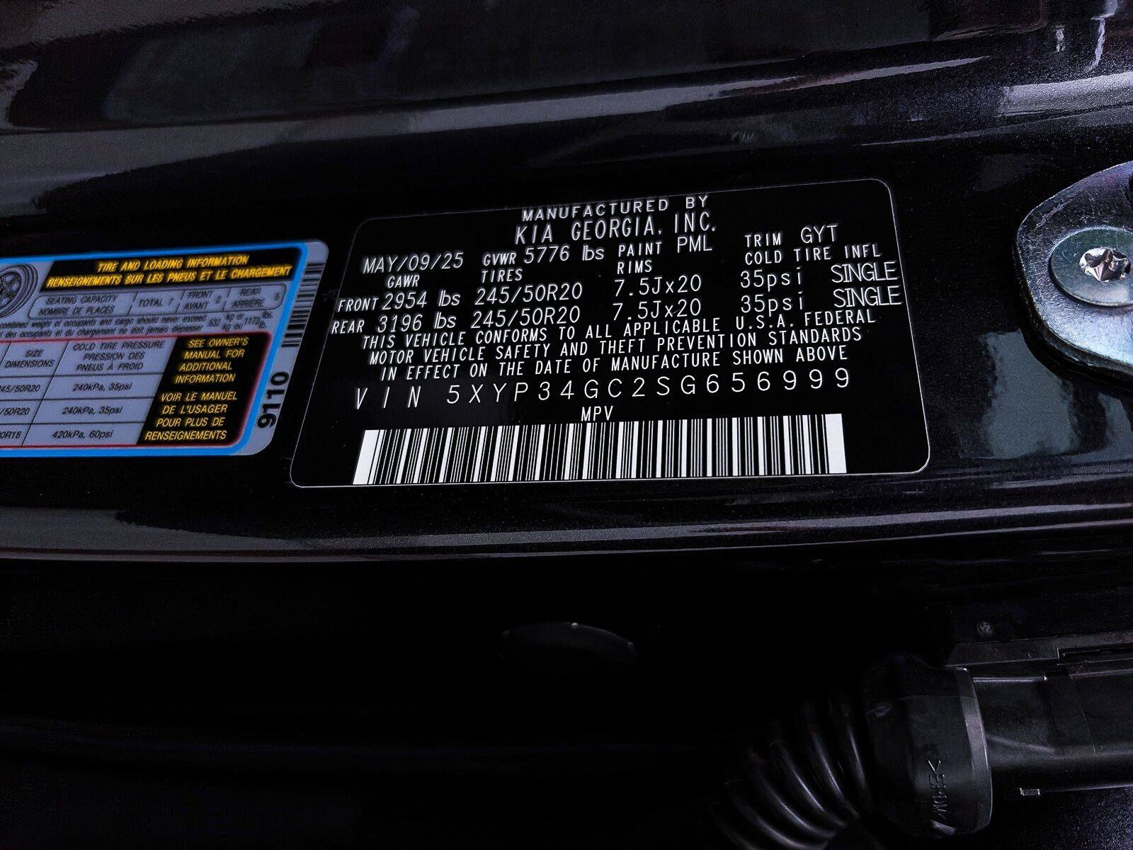 Used 2025 Kia Telluride EX w/ EX Captain's Chair Package FWD image 42
