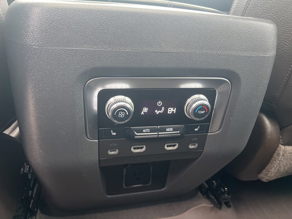Used 2021 GMC Yukon Denali w/ Denali Premium Package image 14