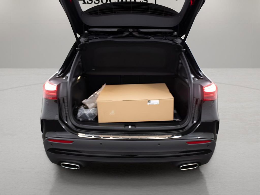 Used 2025 Mercedes-Benz GLA 250 image 12