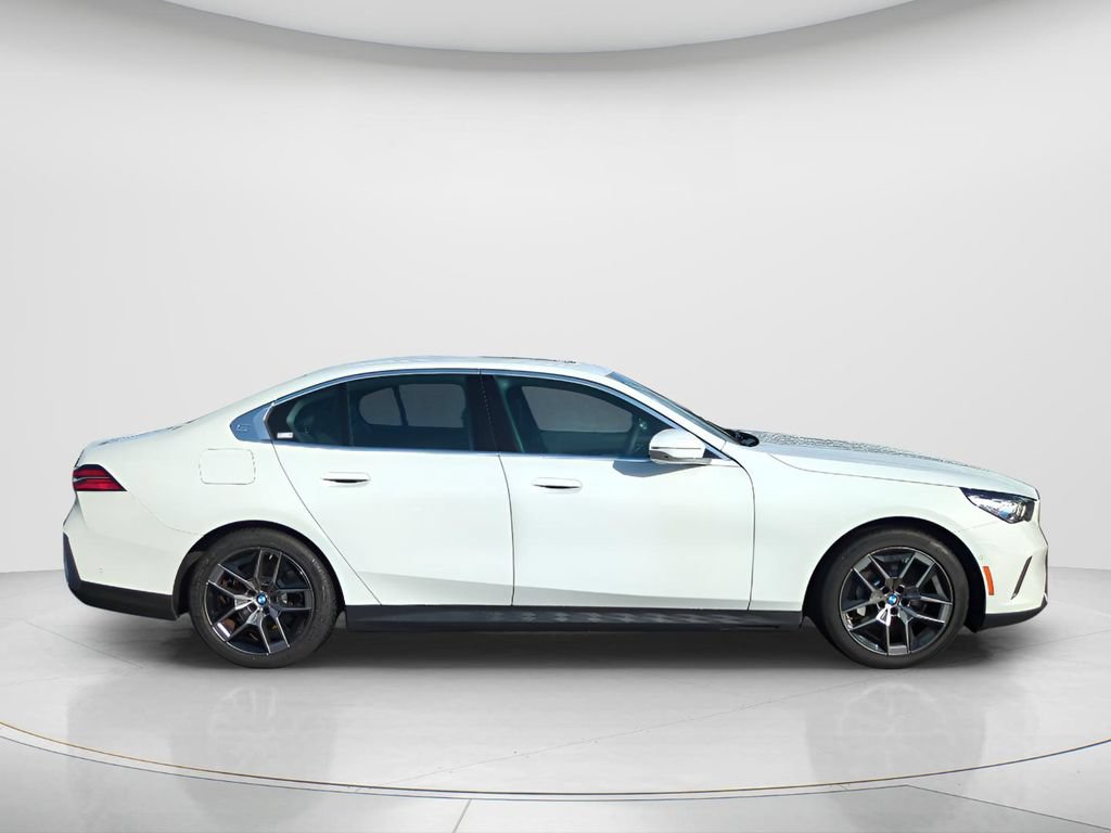 Used 2026 BMW 530i xDrive AWD/4WD image 4