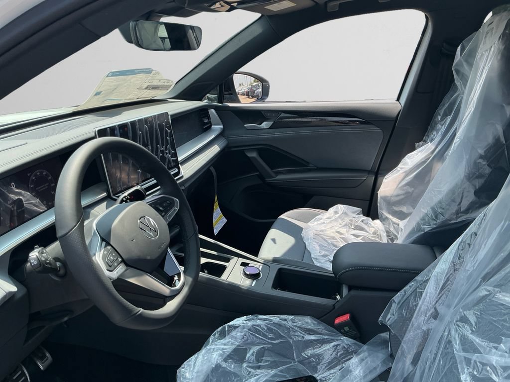 New 2026 Volkswagen Tiguan SE R-Line AWD/4WD image 9