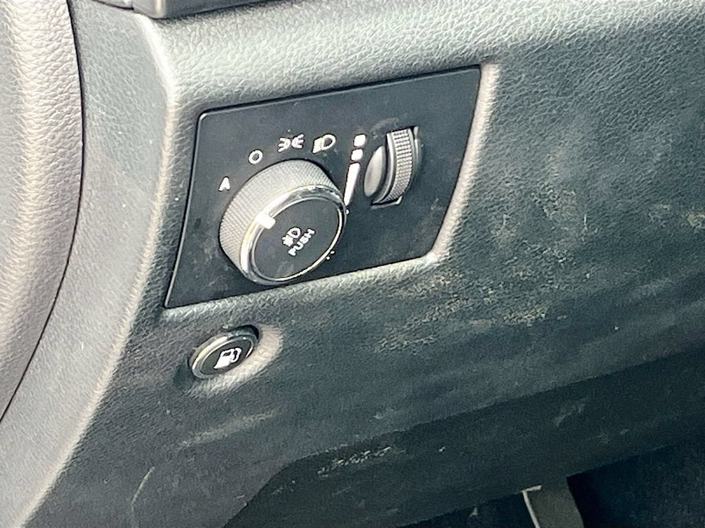 Used 2020 Jeep Grand Cherokee Altitude AWD/4WD image 10