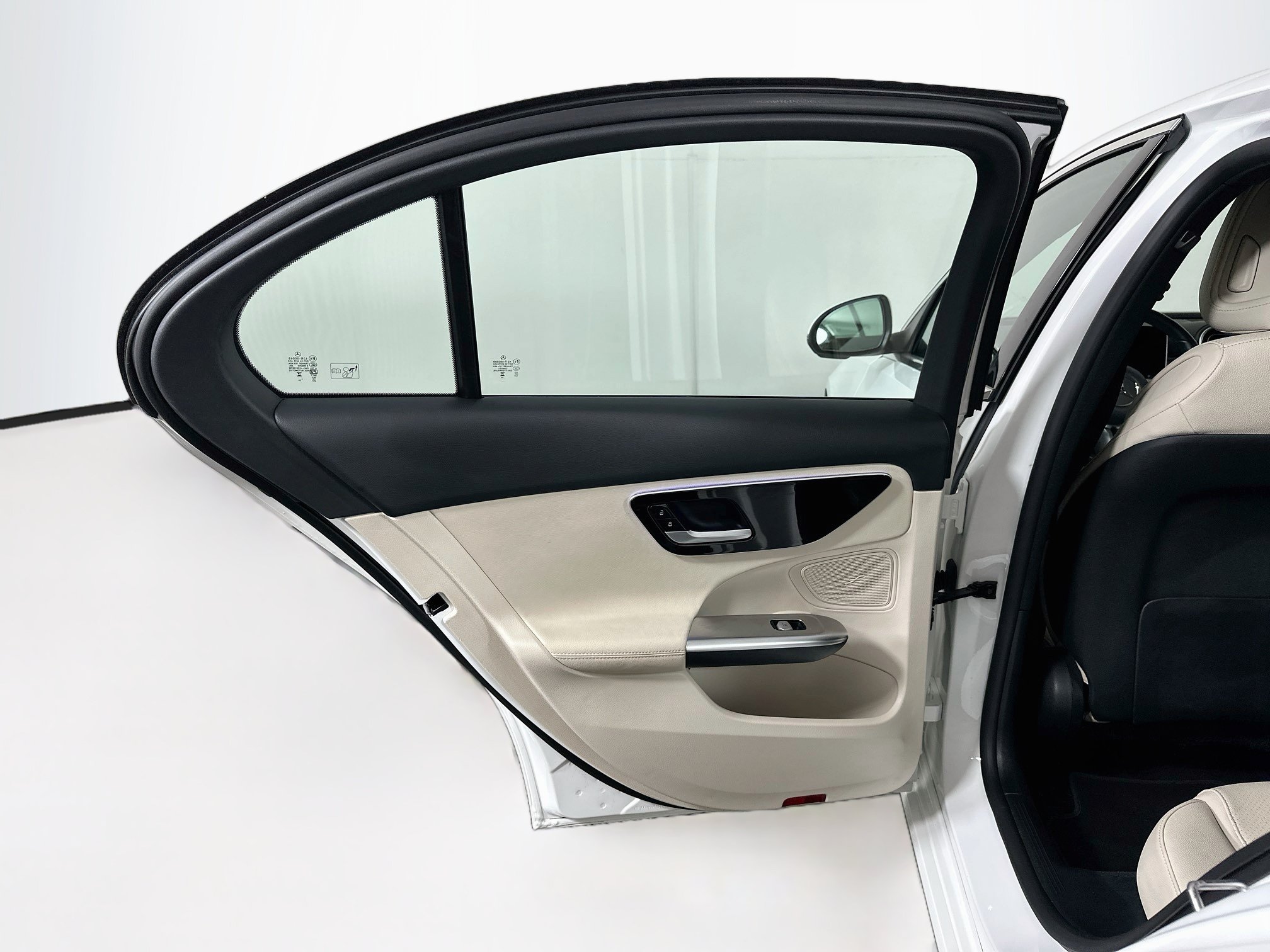 Used 2025 Mercedes-Benz C 300 4MATIC Sedan image 26