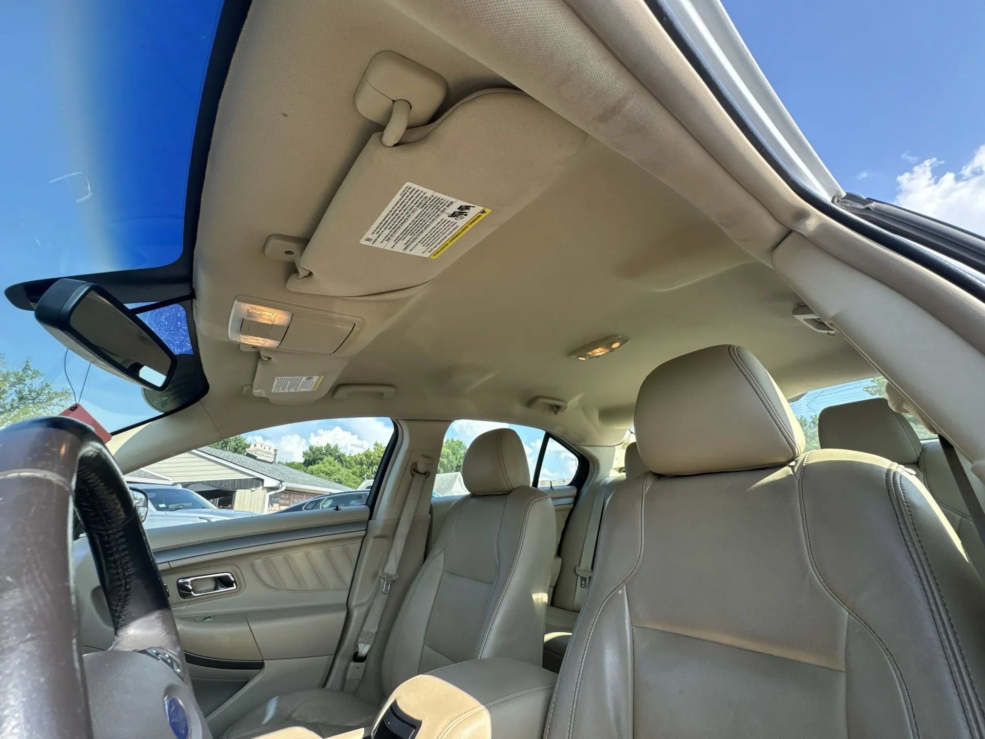 Used 2014 Ford Taurus SEL w/ Equipment Group 201A FWD image 16