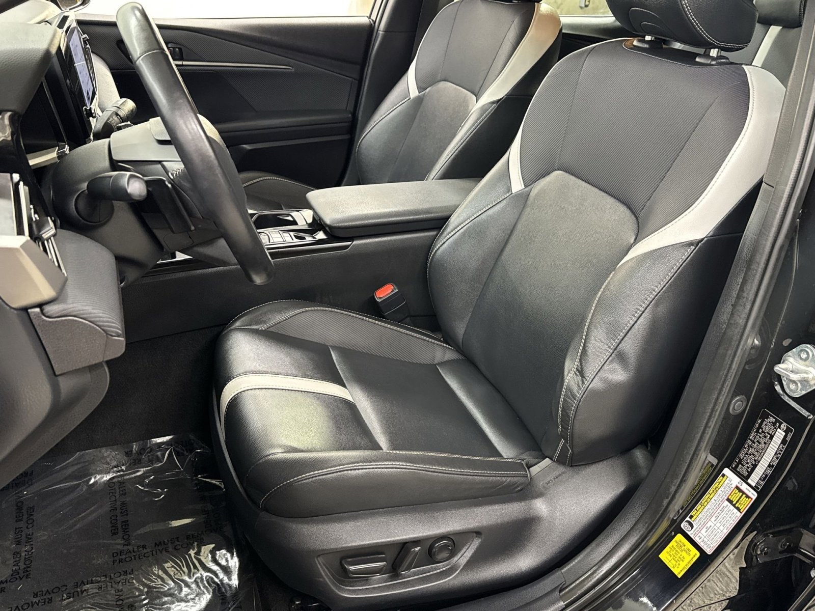 Used 2025 Toyota Camry SE w/ Convenience Package image 16