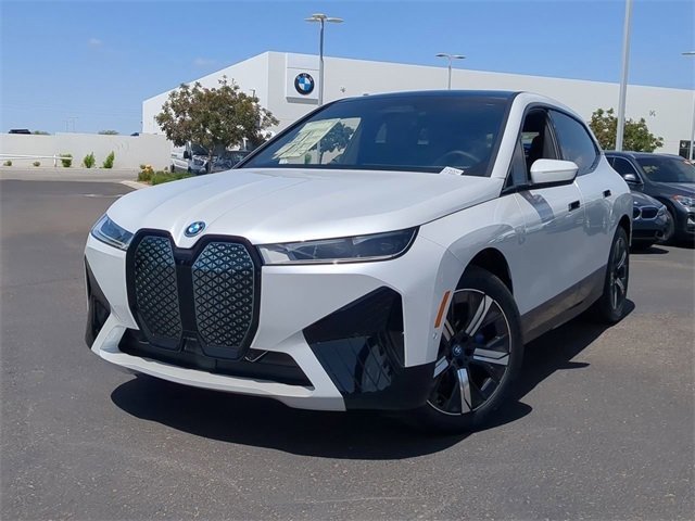 New 2025 BMW iX xDrive50 image 3