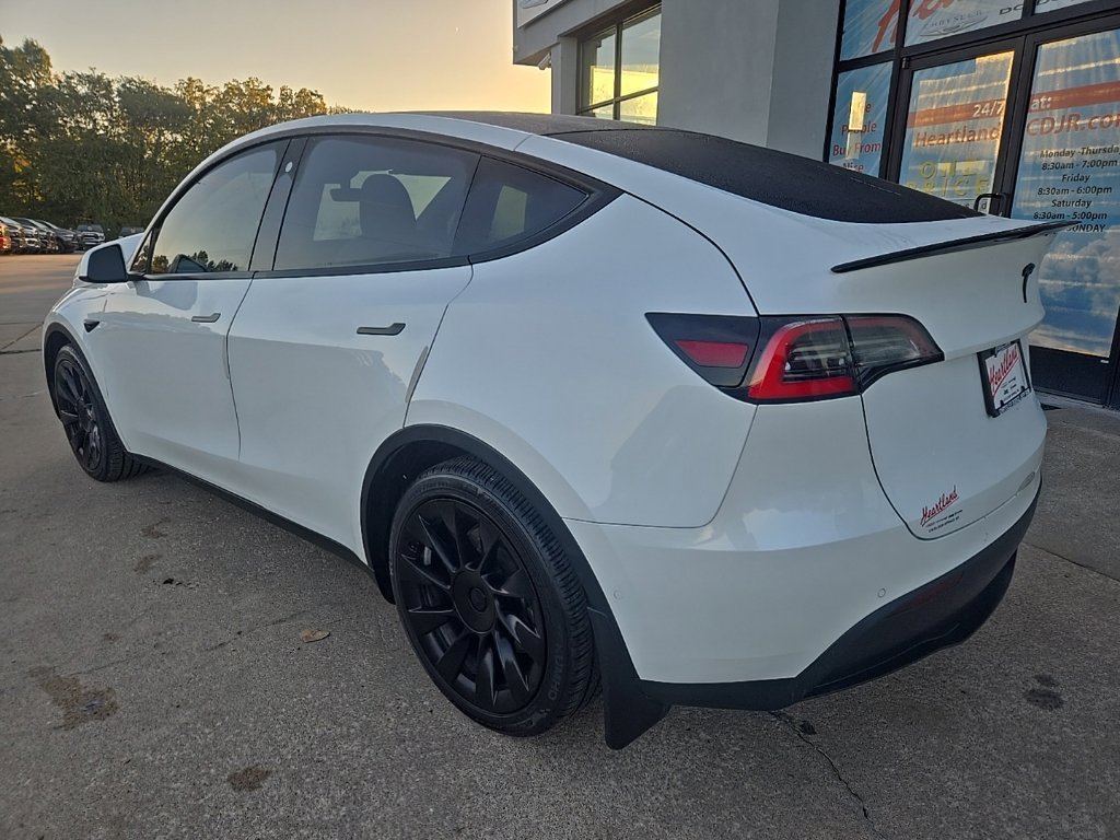 Used 2021 Tesla Model Y Long Range AWD/4WD image 5