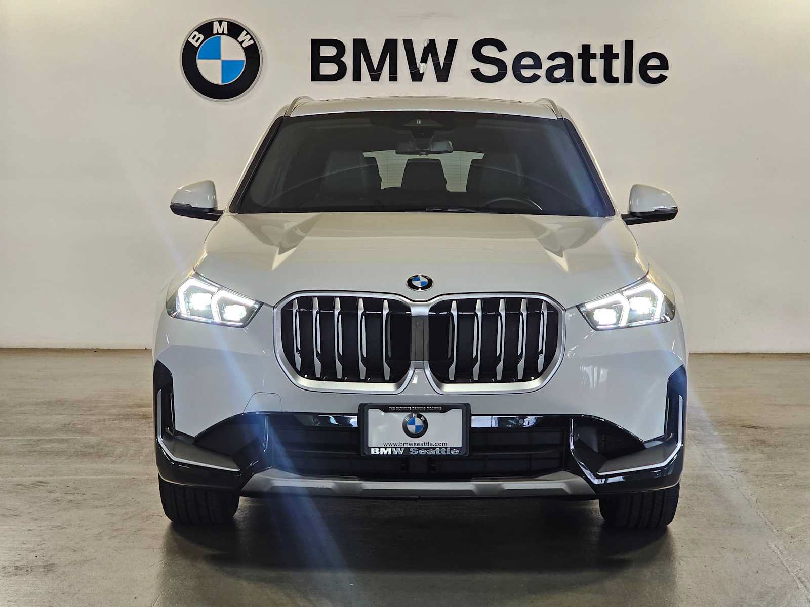 Used 2025 BMW X1 xDrive28i w/ Convenience Package AWD/4WD image 6