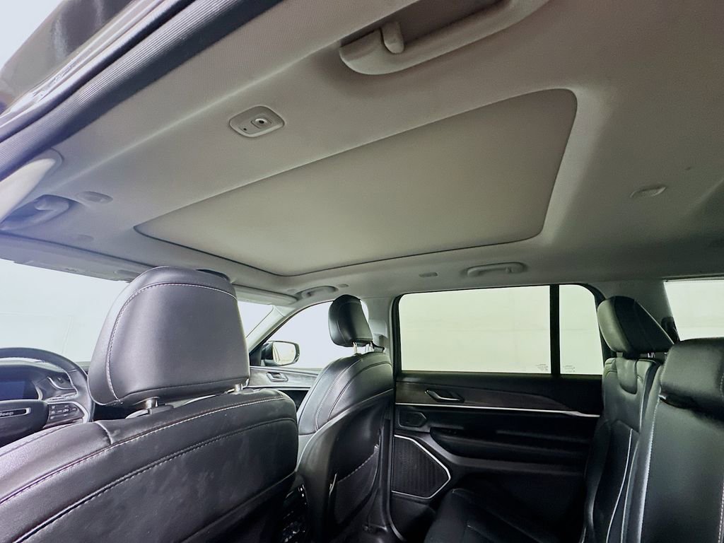 Used 2022 Jeep Grand Cherokee L Limited image 13