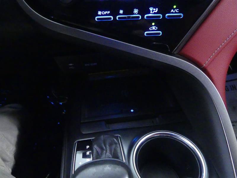 Used 2019 Toyota Camry XSE FWD image 15