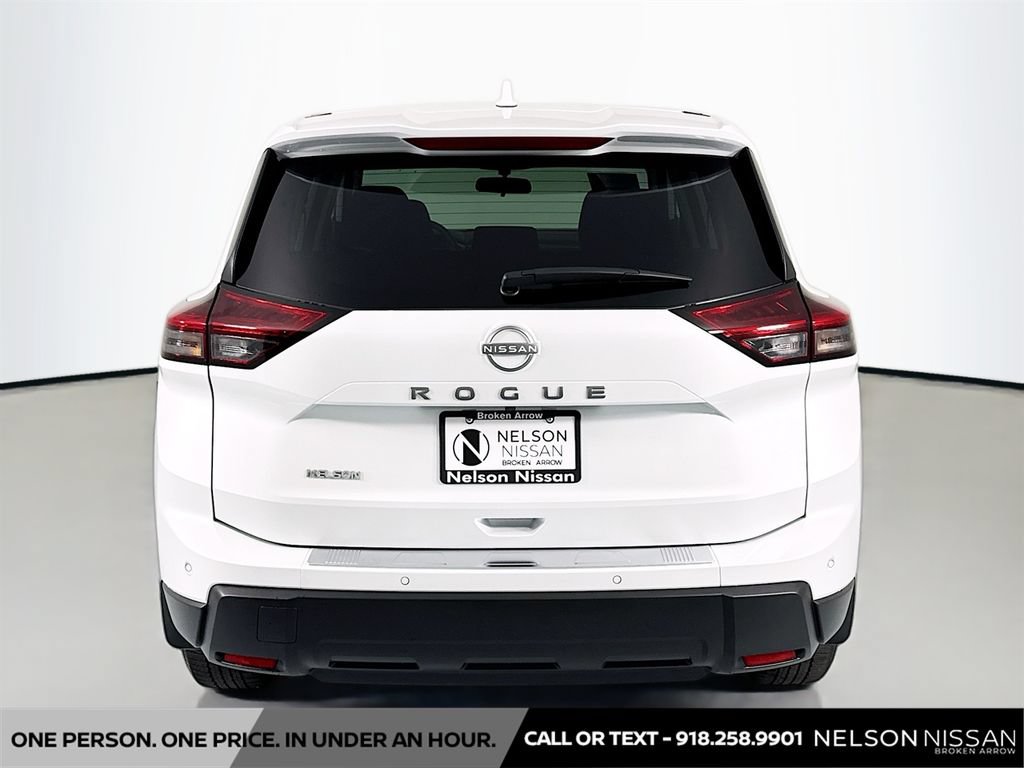 Certified 2026 Nissan Rogue SV FWD image 6