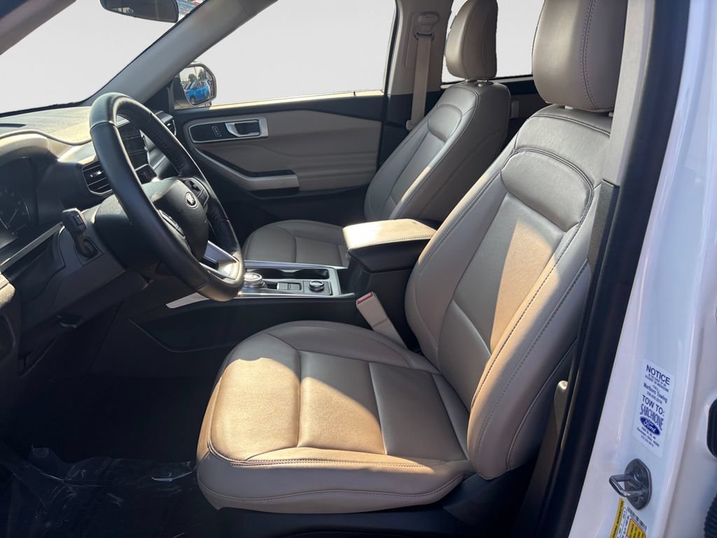 Used 2023 Ford Explorer XLT w/ Equipment Group 202A AWD/4WD image 11