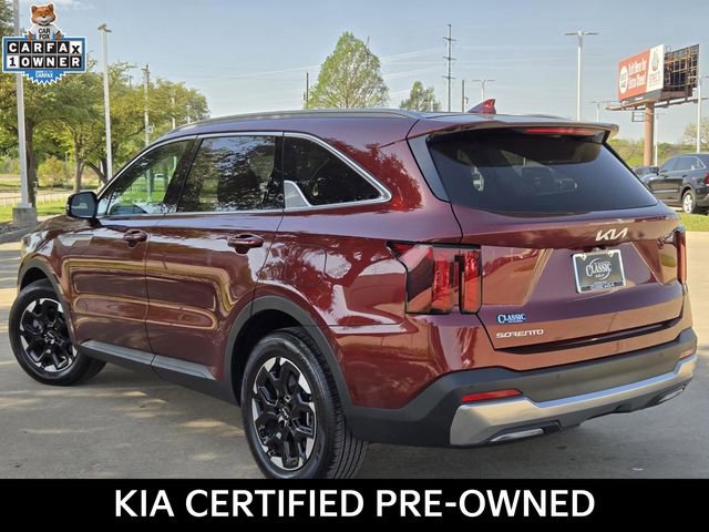 Certified 2025 Kia Sorento S image 4
