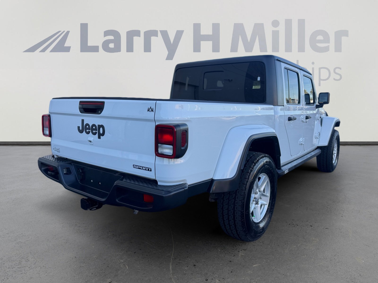 Used 2021 Jeep Gladiator Sport image 5