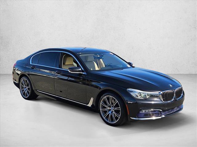 Used 2017 BMW 740i xDrive image 3
