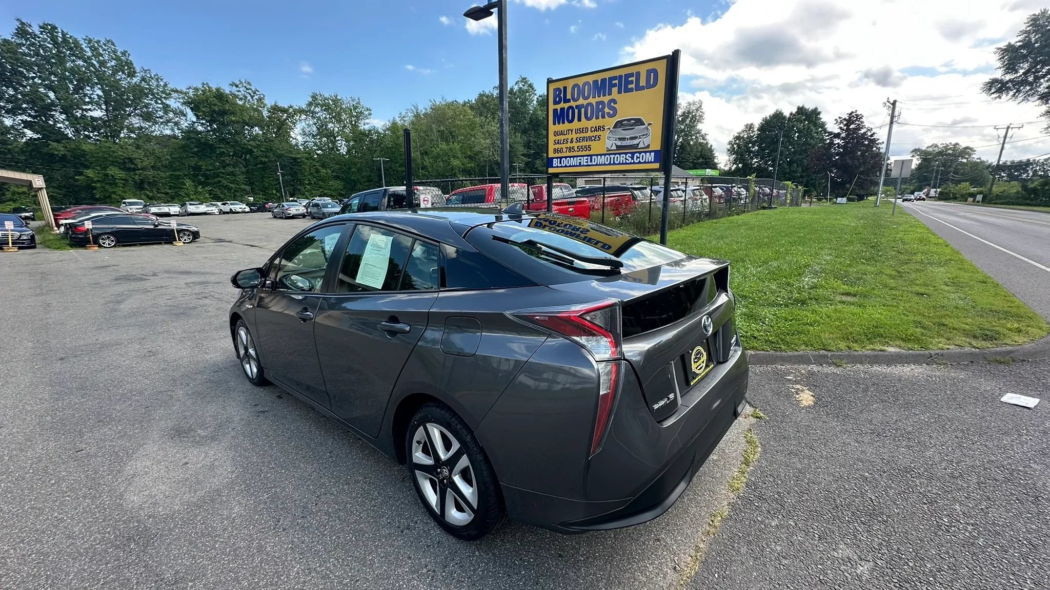 Used 2017 Toyota Prius Three Touring FWD image 7