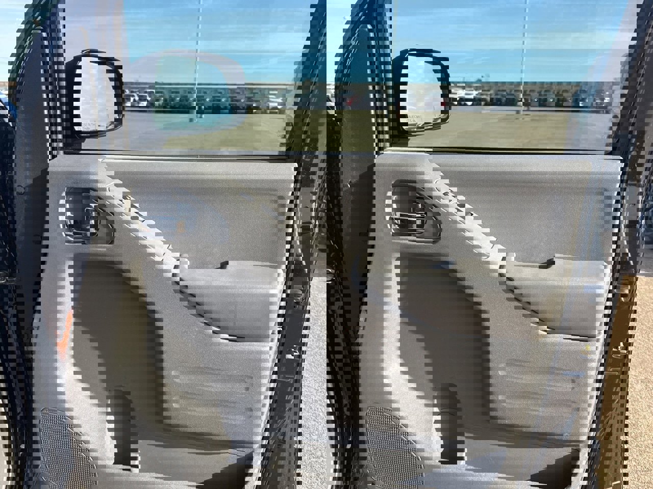 Used 2019 Nissan Frontier Desert Runner image 9