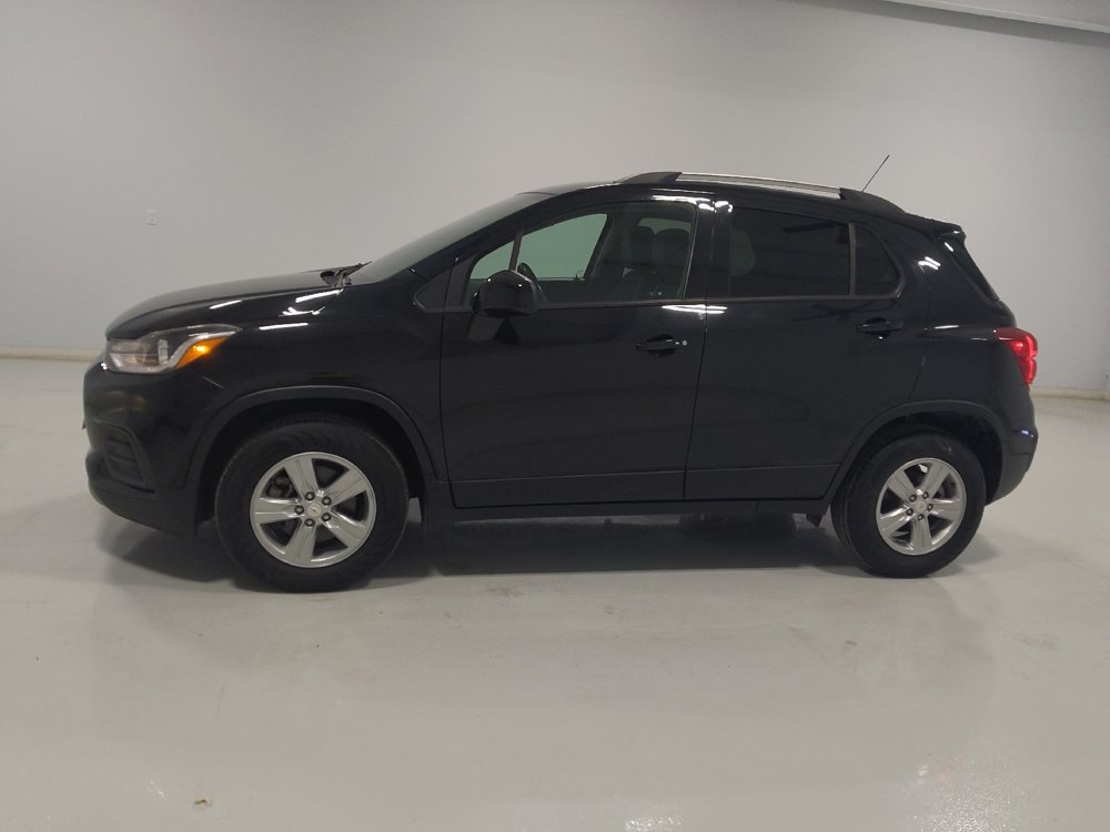 Used 2022 Chevrolet Trax LT w/ LT Convenience Package AWD/4WD image 2