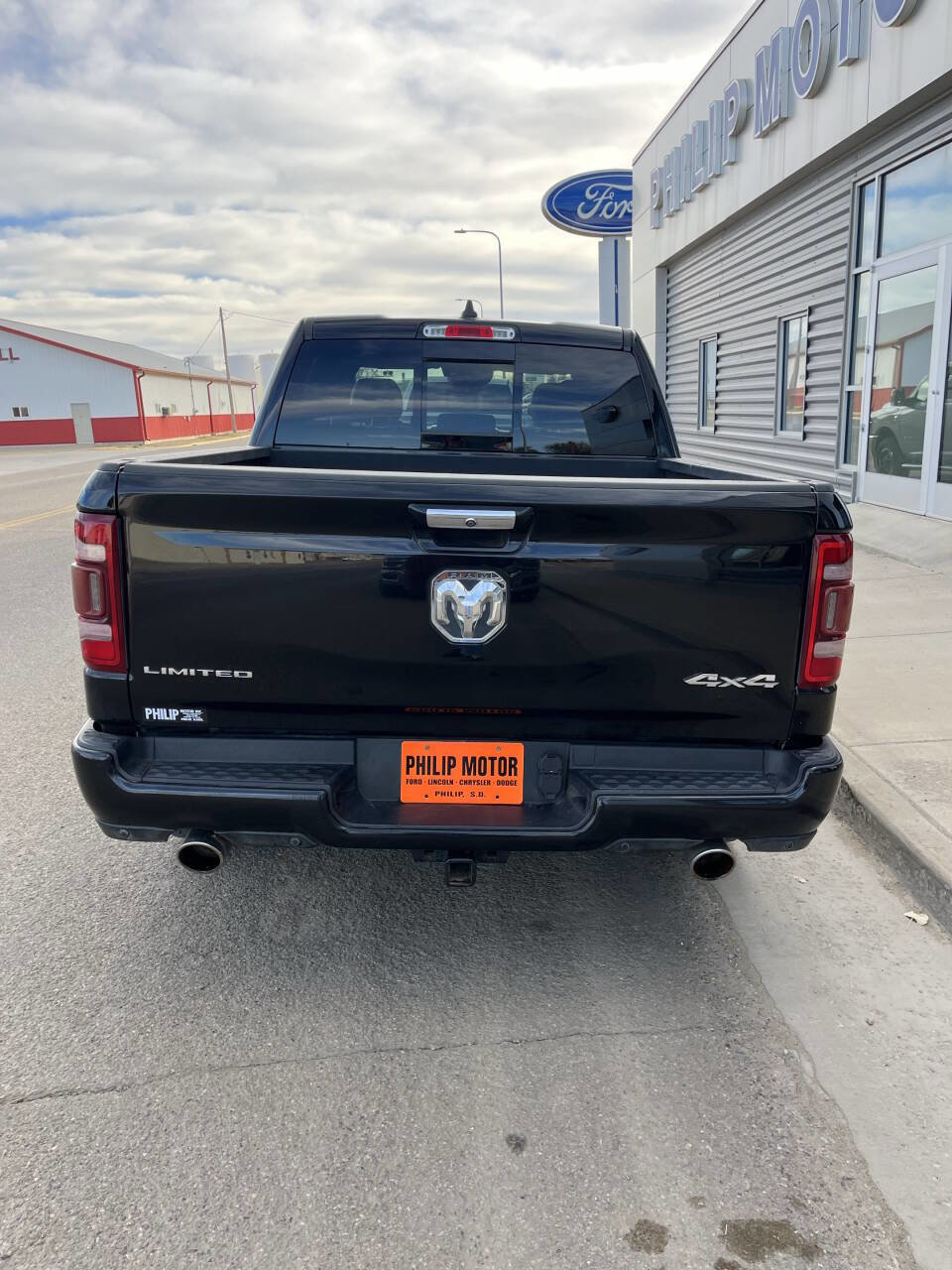 Used 2019 RAM 1500 Limited w/ Advanced Safety Group image 3