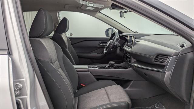 Used 2024 Nissan Rogue SV image 21