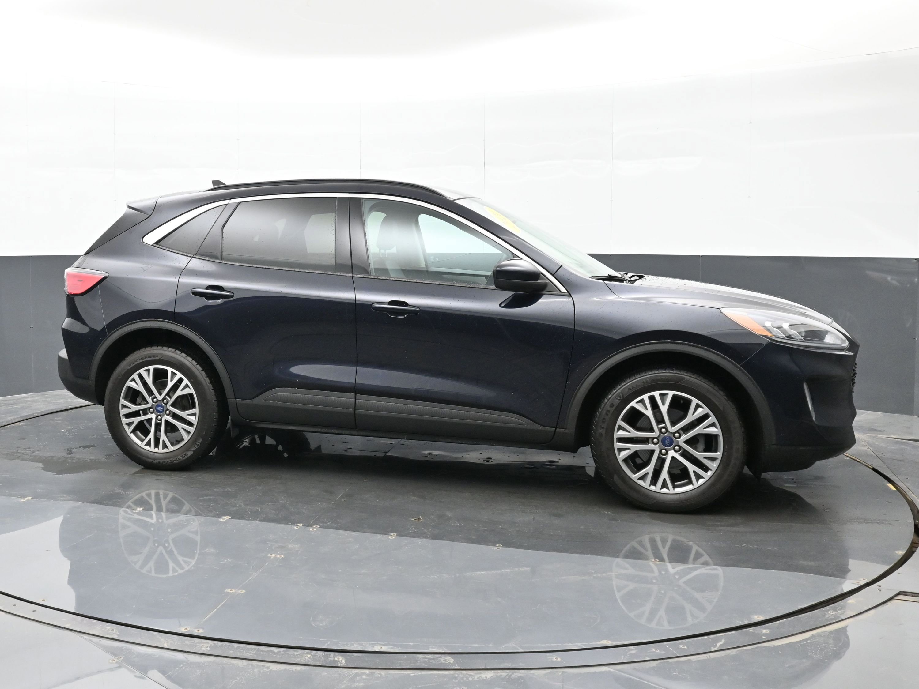 Used 2021 Ford Escape SEL image 9