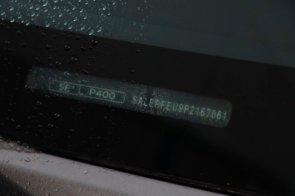 Used 2023 Land Rover Defender 130 SE image 27