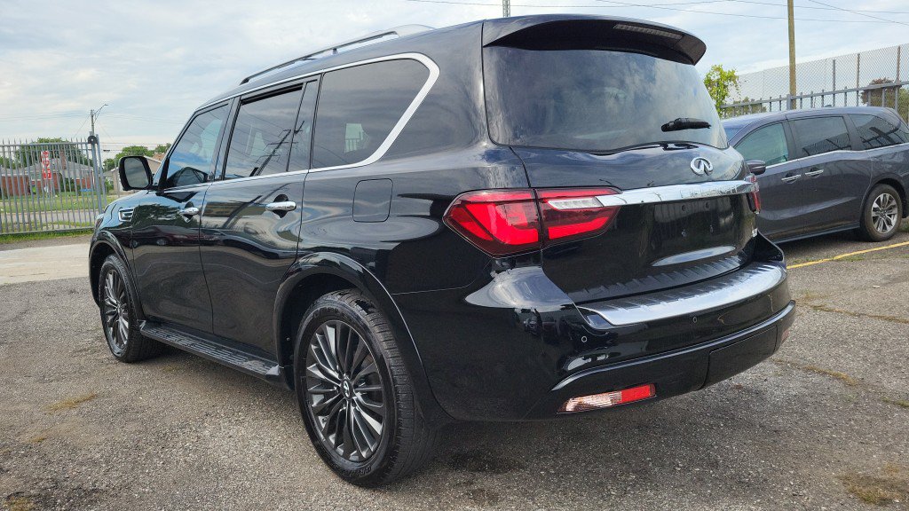 Used 2023 INFINITI QX80 Premium Select w/ All-Season Package AWD/4WD image 7