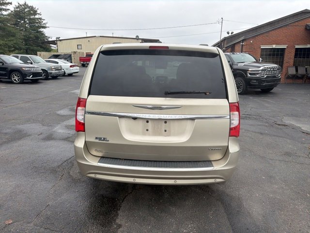 Used 2012 Chrysler Town & Country Limited w/ Luxury Group image 11