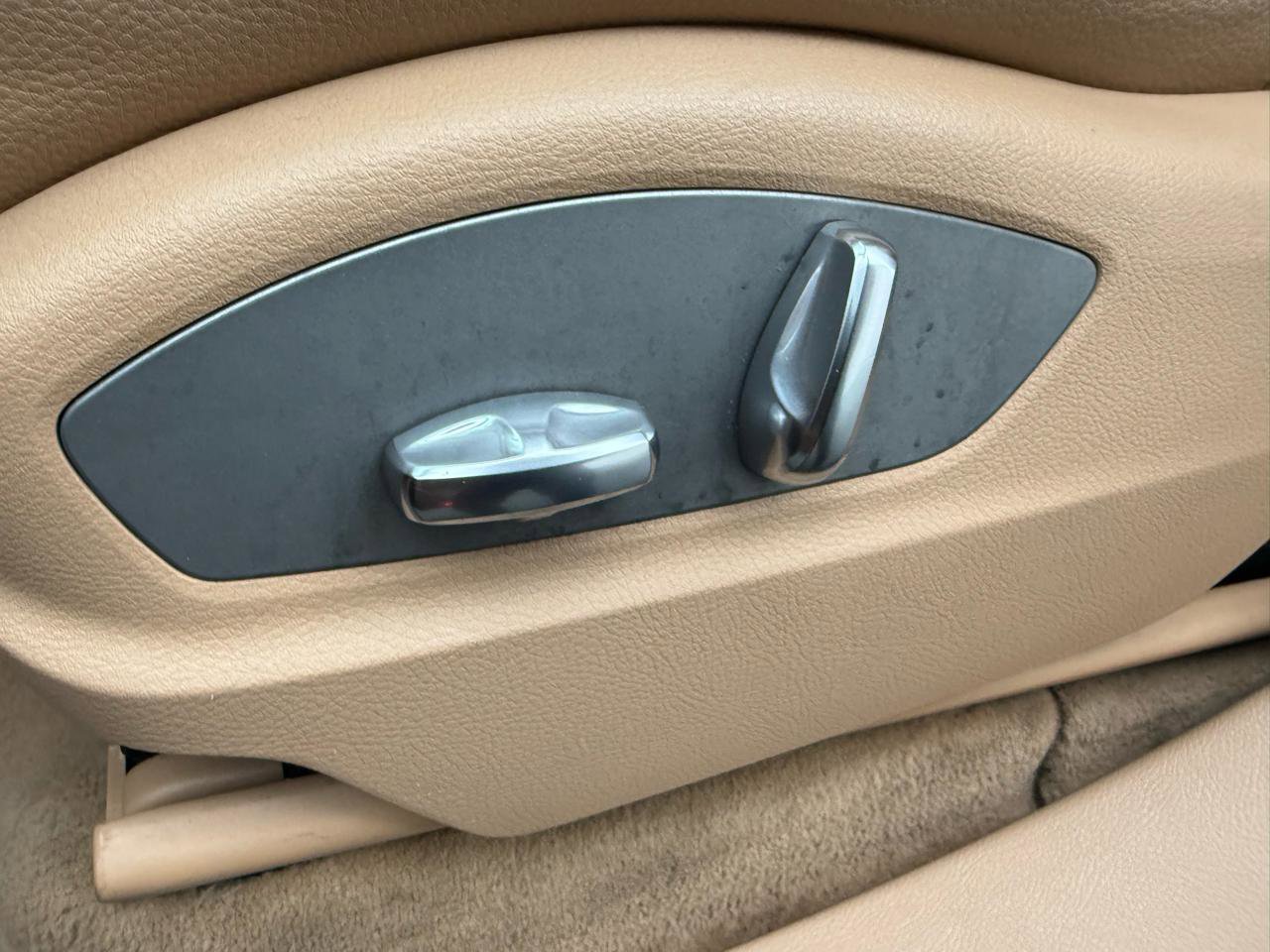 Used 2012 Porsche Cayenne image 42