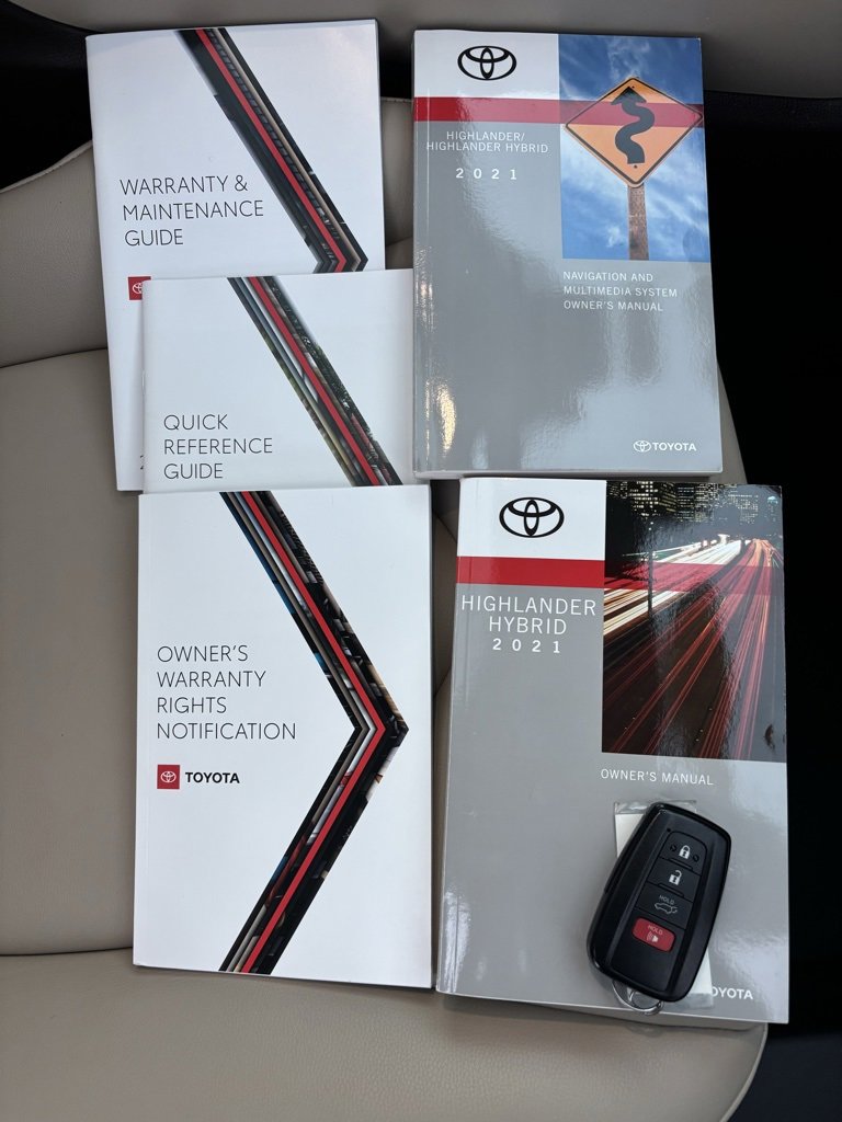 Certified 2021 Toyota Highlander XLE image 33