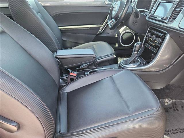 Used 2019 Volkswagen Beetle 2.0T SE FWD image 18