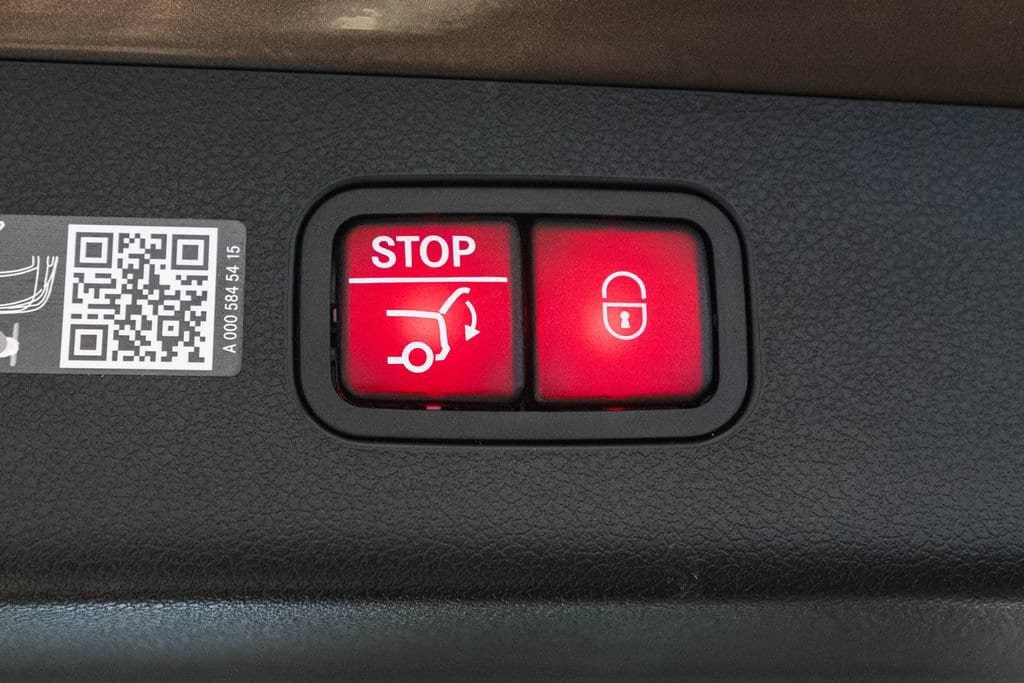 Used 2025 Mercedes-Benz E 450 4MATIC All-Terrain Wagon image 36