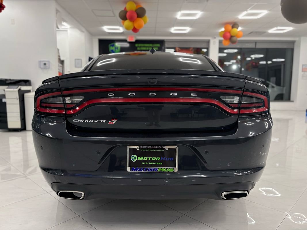 Used 2019 Dodge Charger SXT w/ Plus Group image 11