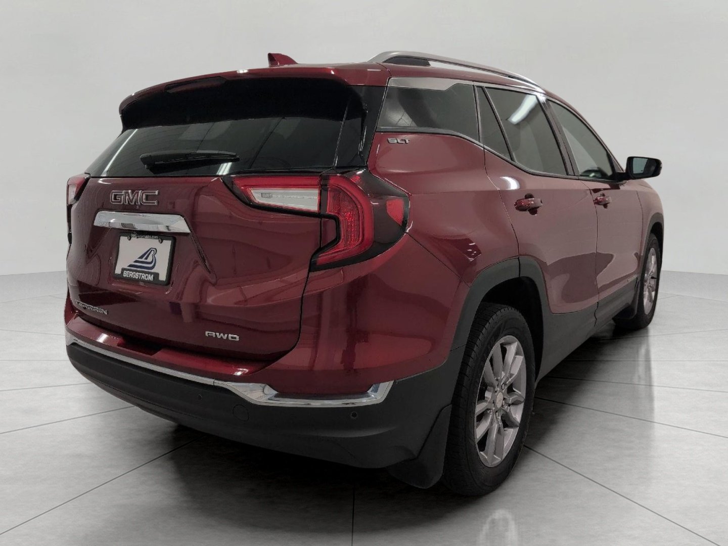 Certified 2022 GMC Terrain SLT w/ Infotainment Package II AWD/4WD image 19